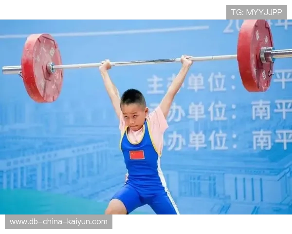 举重学院完善青少年训练的营养与体重管理指导，青少年举重会影响身高吗